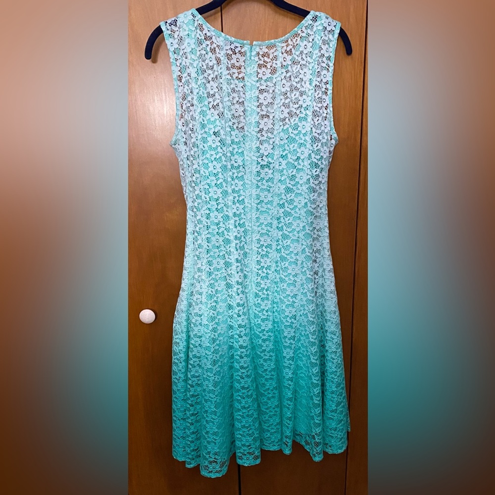 Leslie Fay, ombré, Lacey floral dress. Like new! - Picture 9 of 10